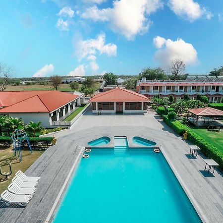 Rupis Resort Near Udaipur Airport Dabok Eksteriør bilde