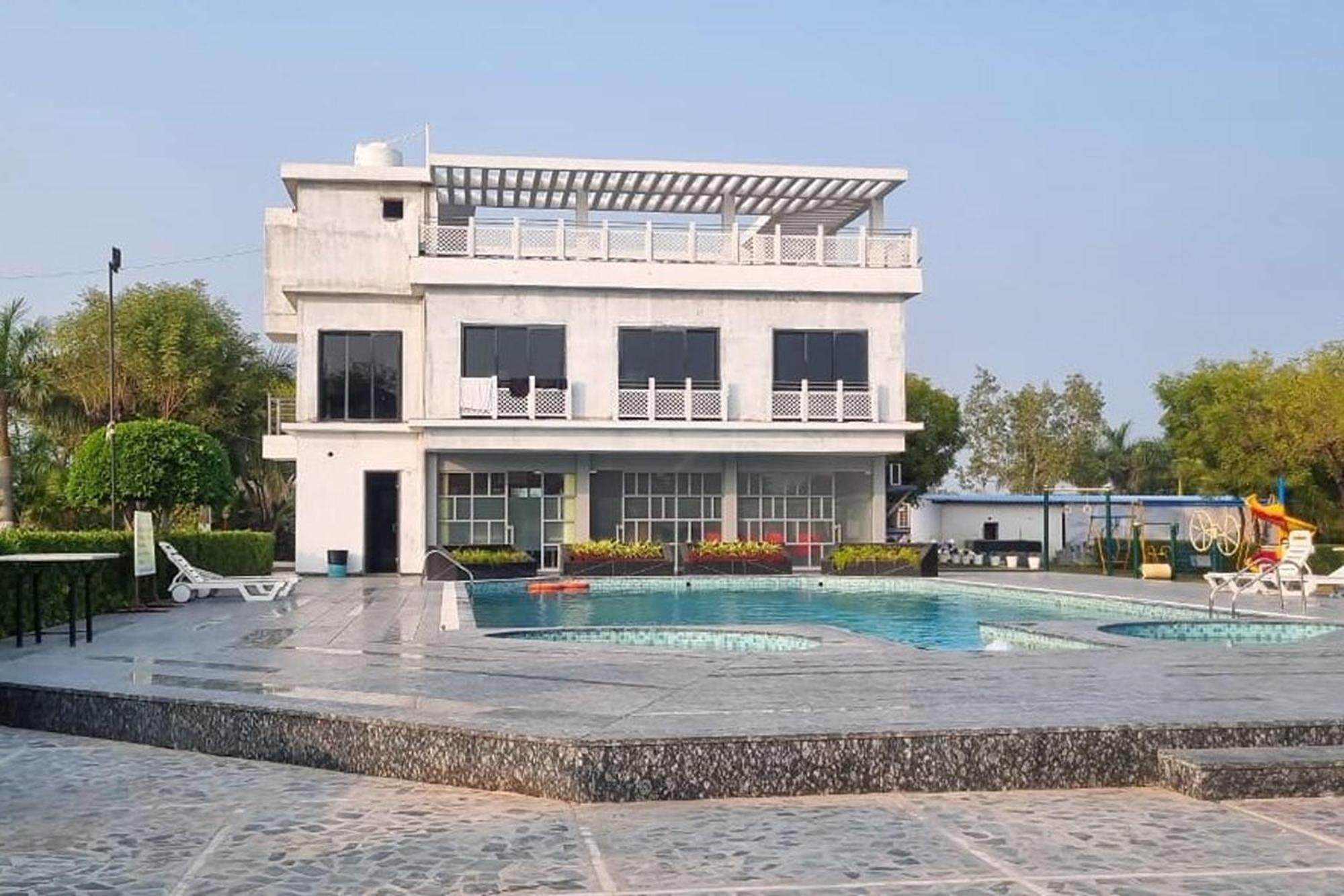 Rupis Resort Near Udaipur Airport Dabok Eksteriør bilde