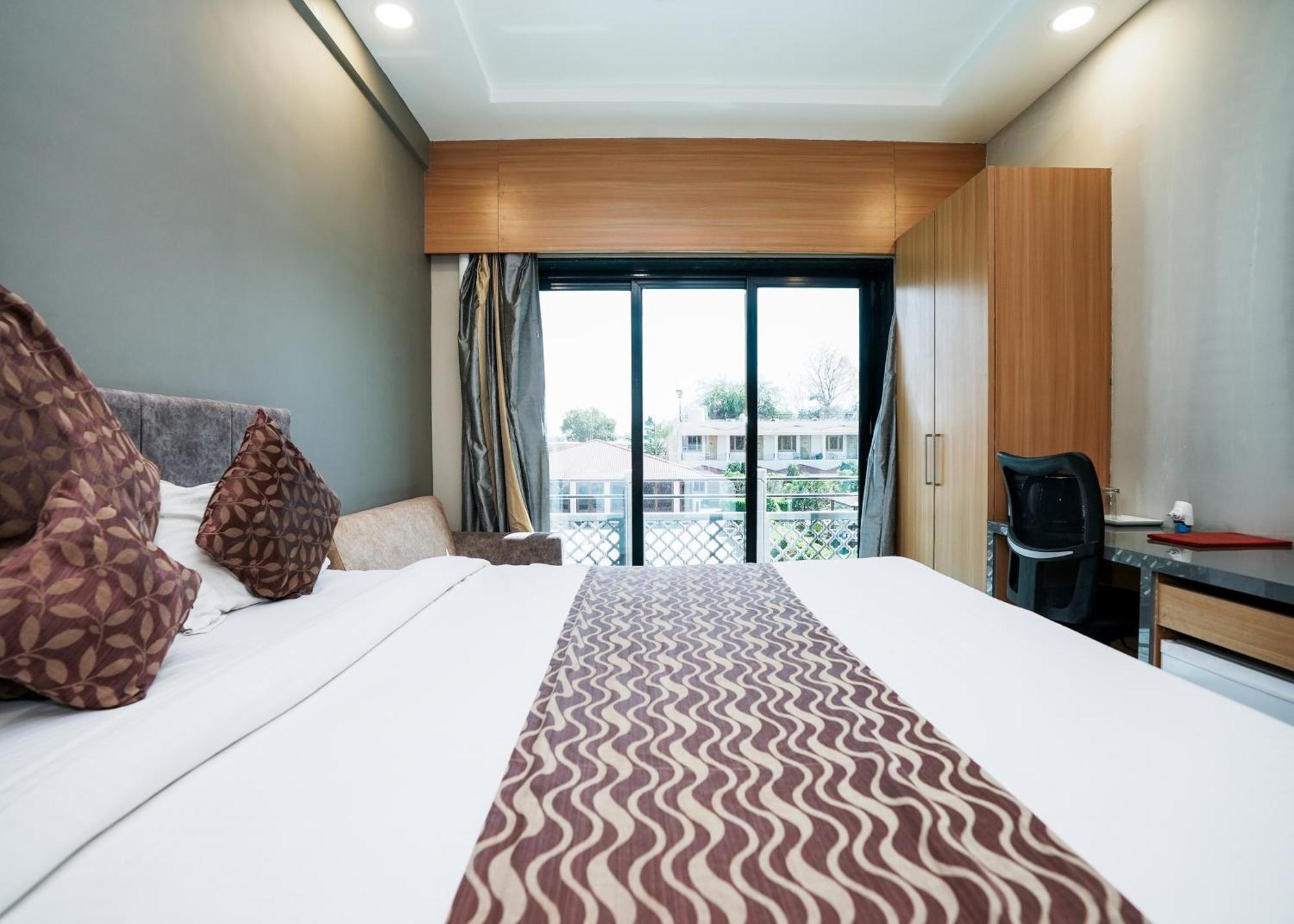 Rupis Resort Near Udaipur Airport Dabok Eksteriør bilde