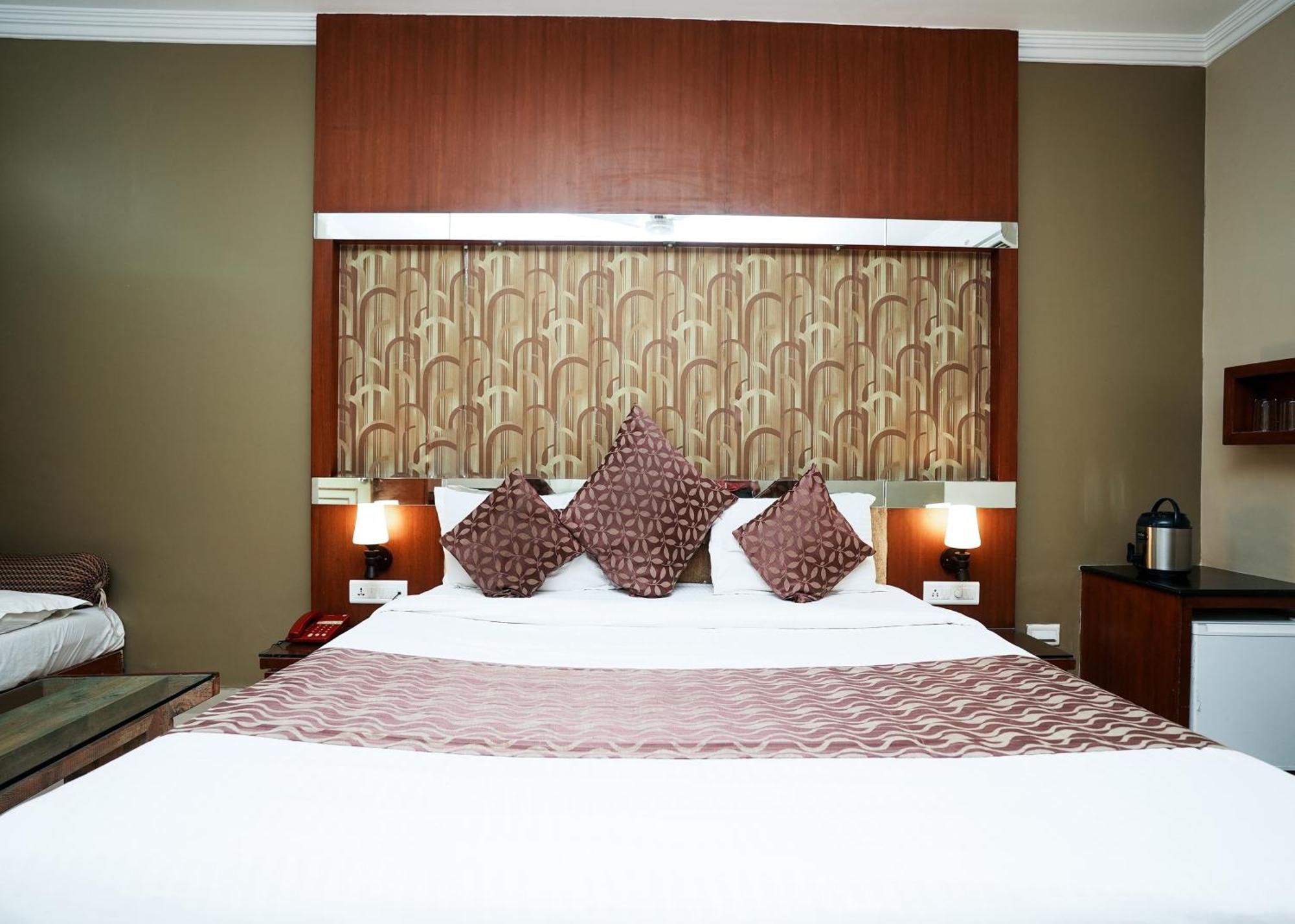Rupis Resort Near Udaipur Airport Dabok Eksteriør bilde