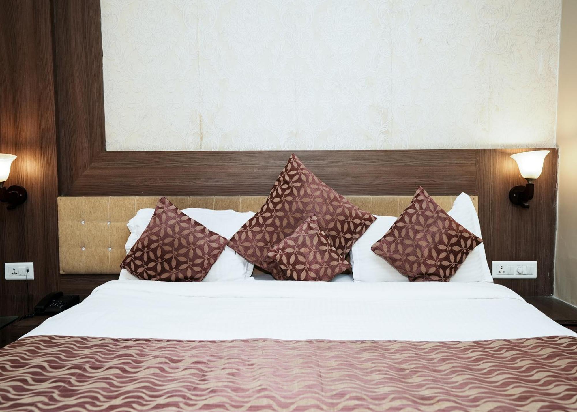 Rupis Resort Near Udaipur Airport Dabok Eksteriør bilde