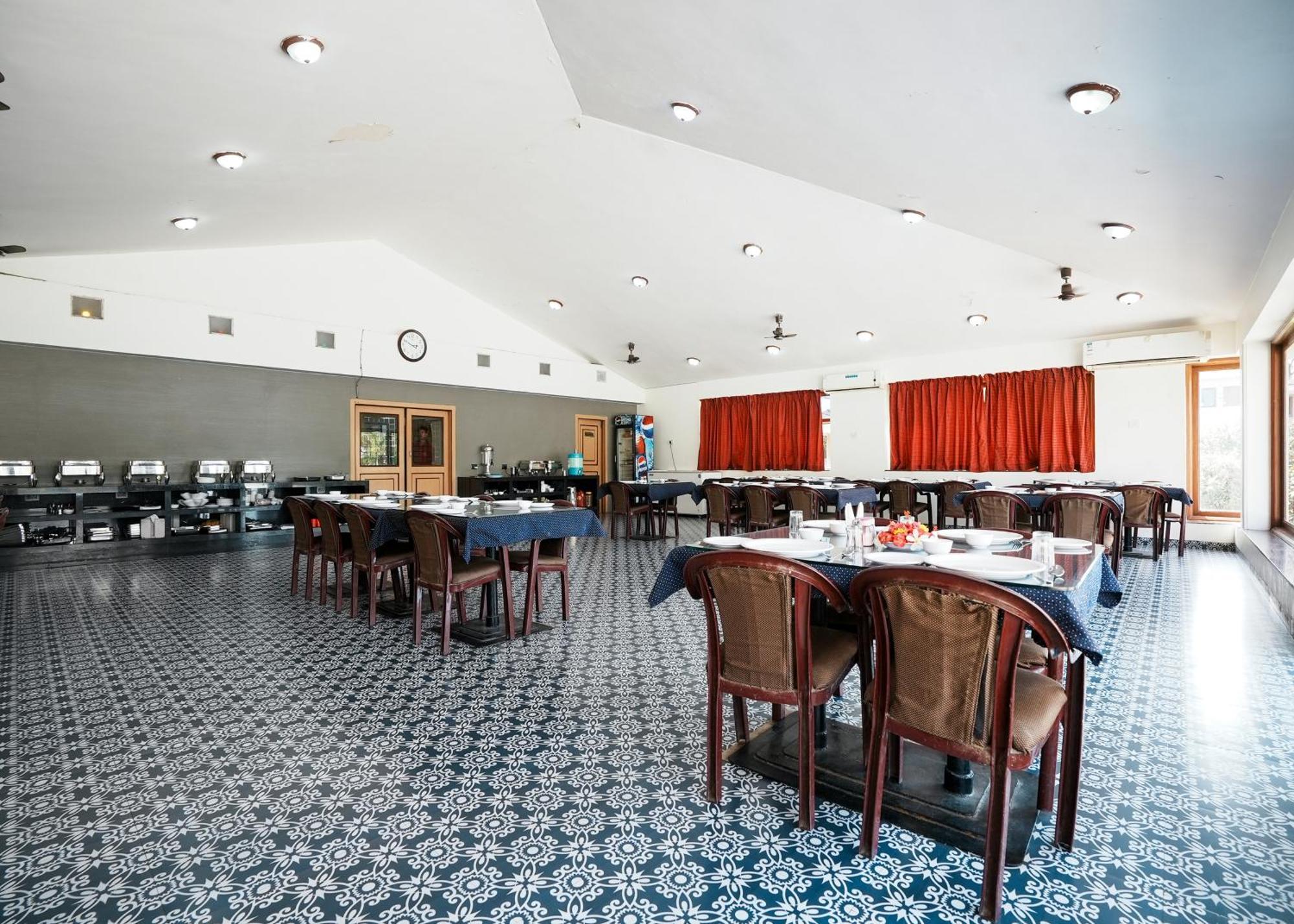 Rupis Resort Near Udaipur Airport Dabok Eksteriør bilde