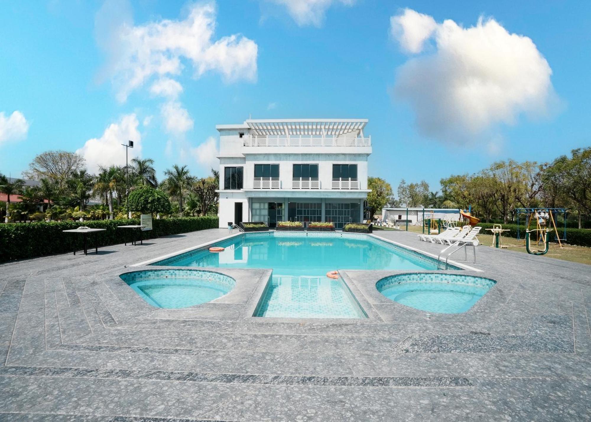 Rupis Resort Near Udaipur Airport Dabok Eksteriør bilde