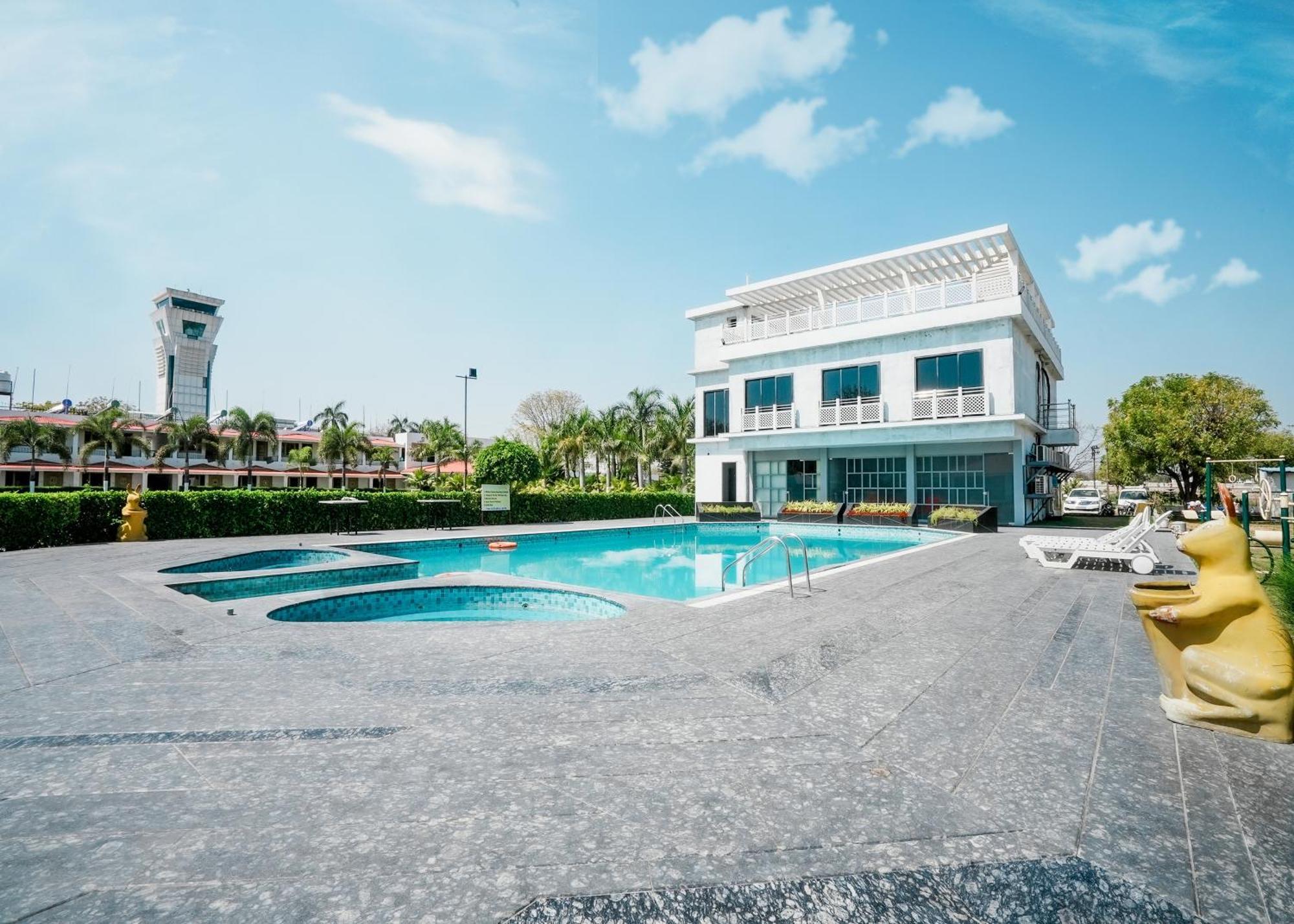Rupis Resort Near Udaipur Airport Dabok Eksteriør bilde