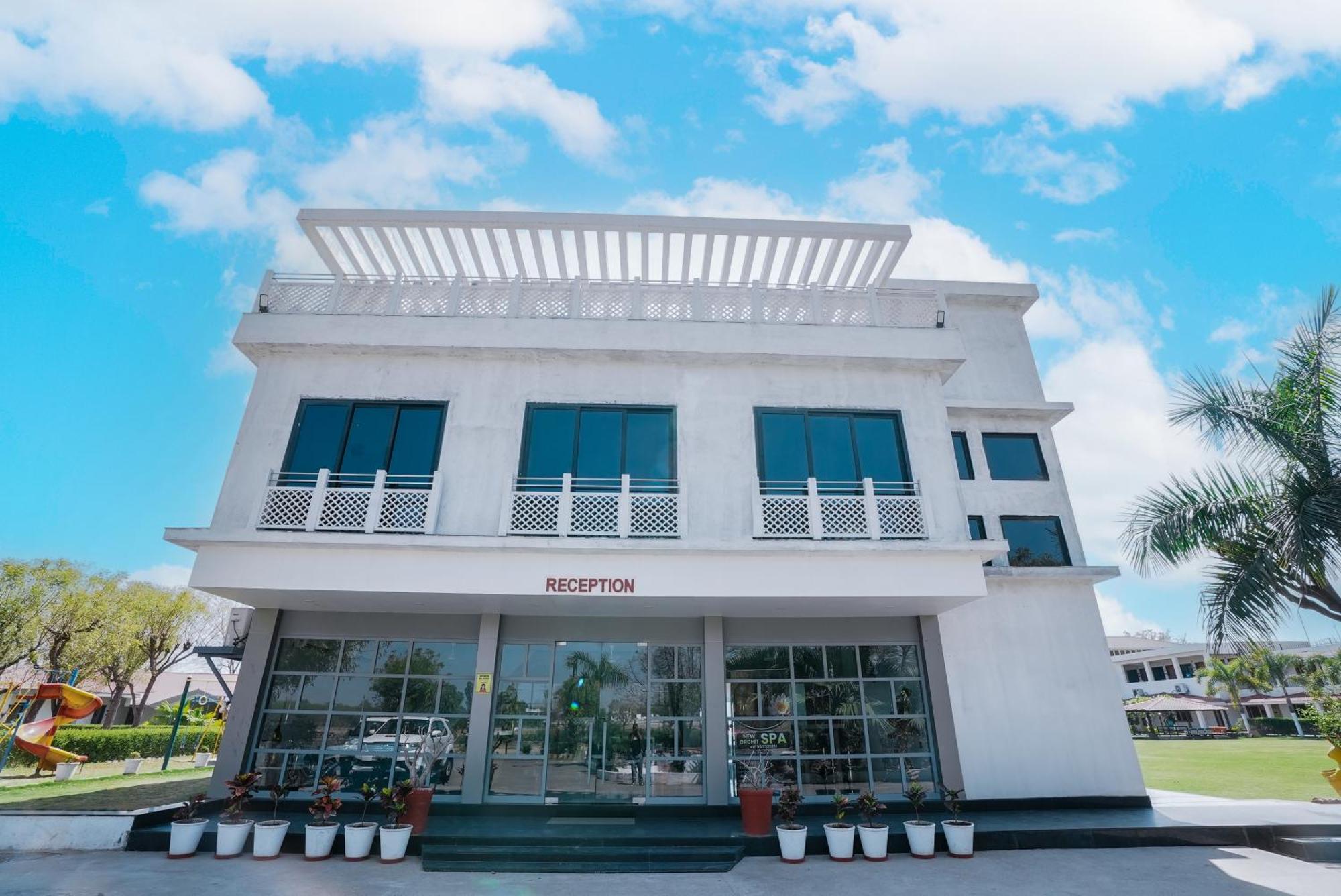 Rupis Resort Near Udaipur Airport Dabok Eksteriør bilde