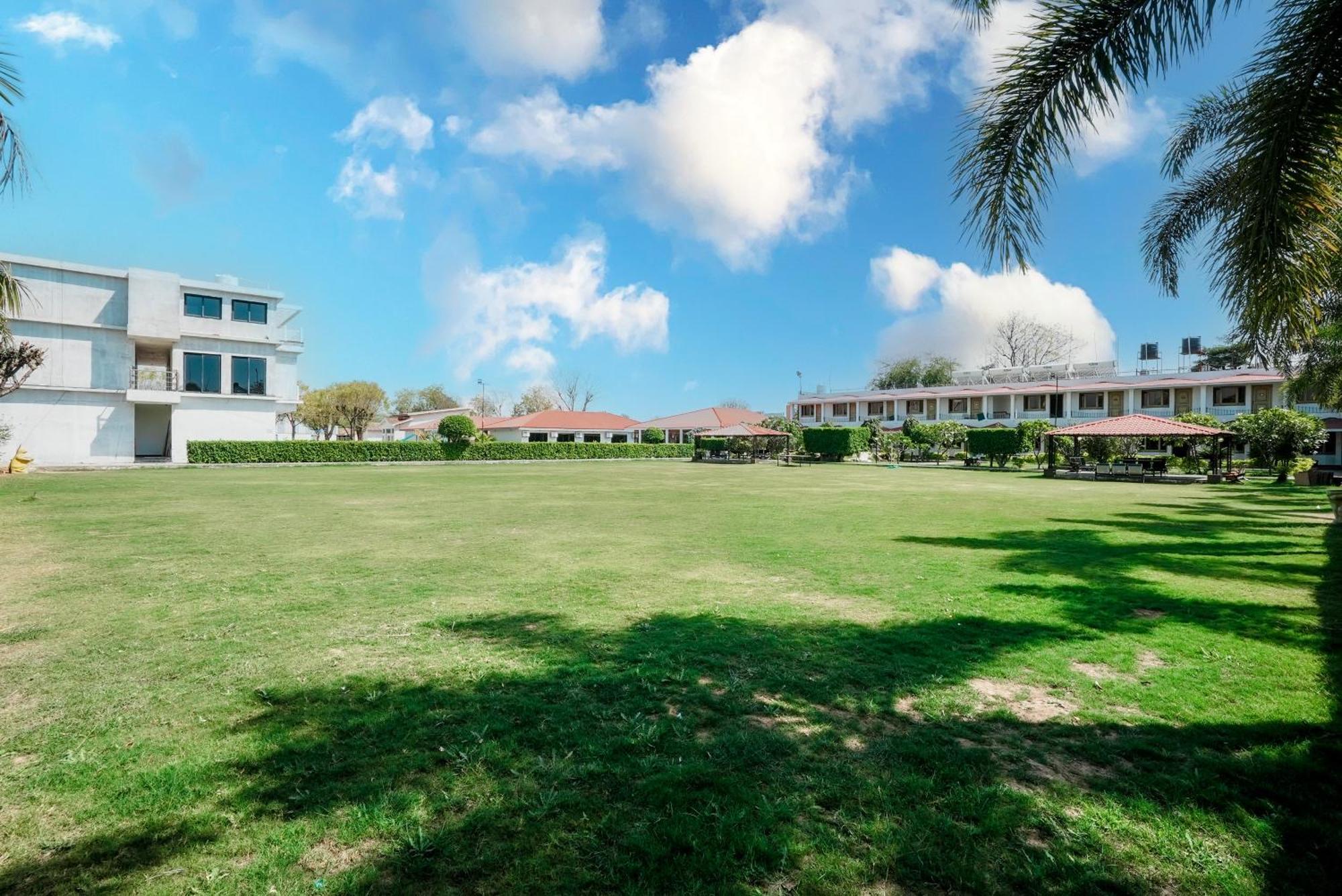 Rupis Resort Near Udaipur Airport Dabok Eksteriør bilde
