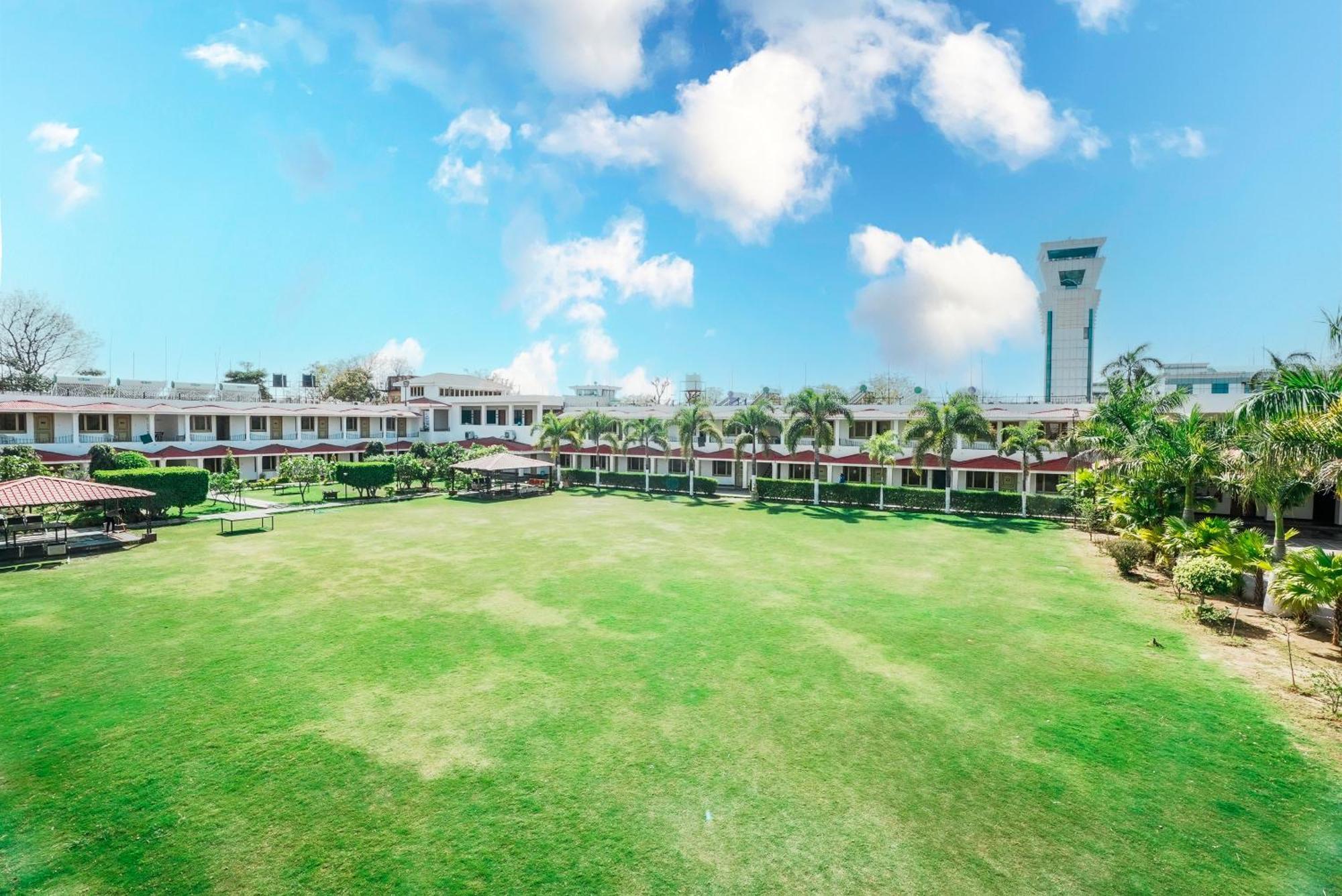 Rupis Resort Near Udaipur Airport Dabok Eksteriør bilde