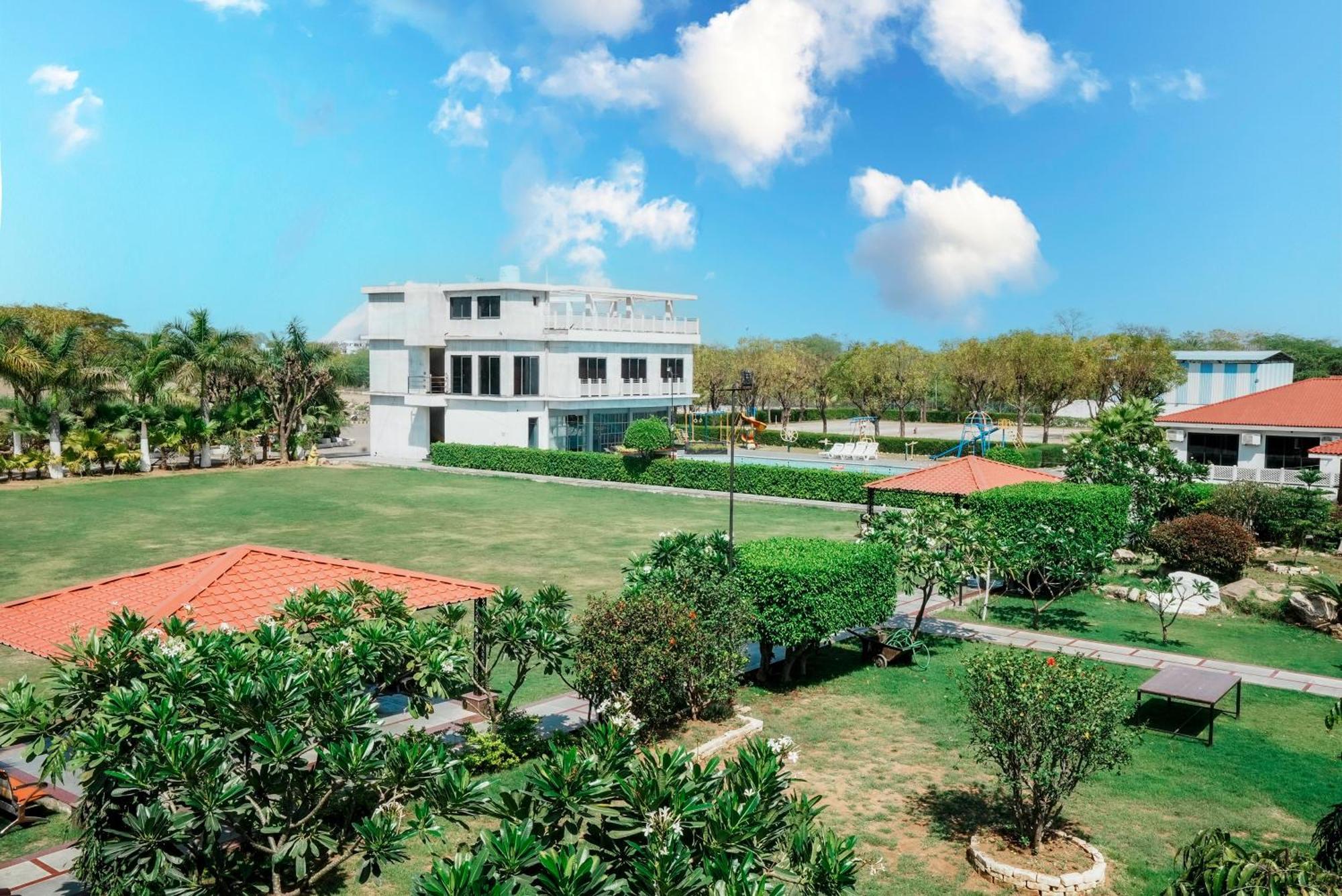 Rupis Resort Near Udaipur Airport Dabok Eksteriør bilde