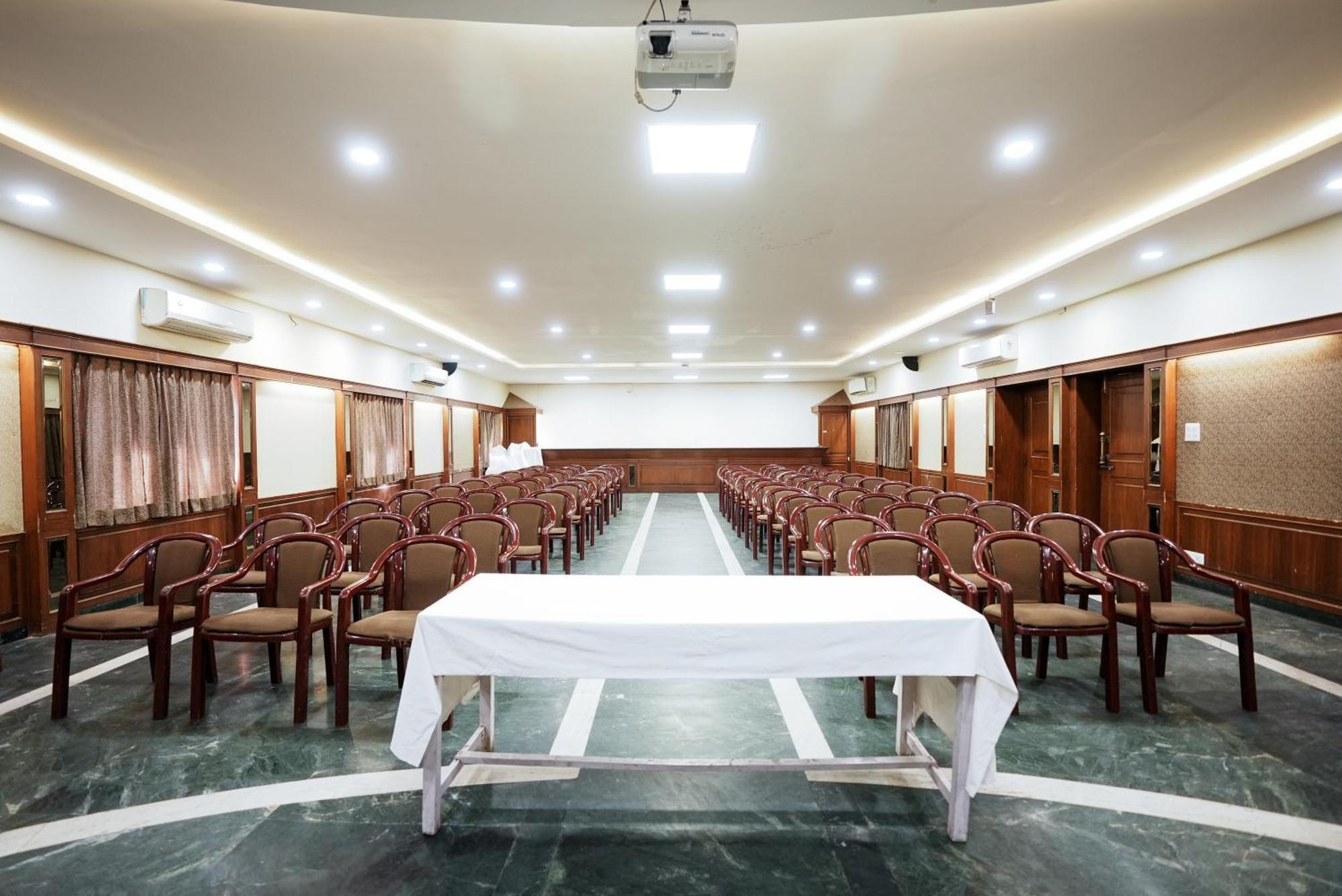 Rupis Resort Near Udaipur Airport Dabok Eksteriør bilde